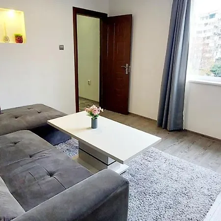 Фулмакс Център 3-Стаен Apartman